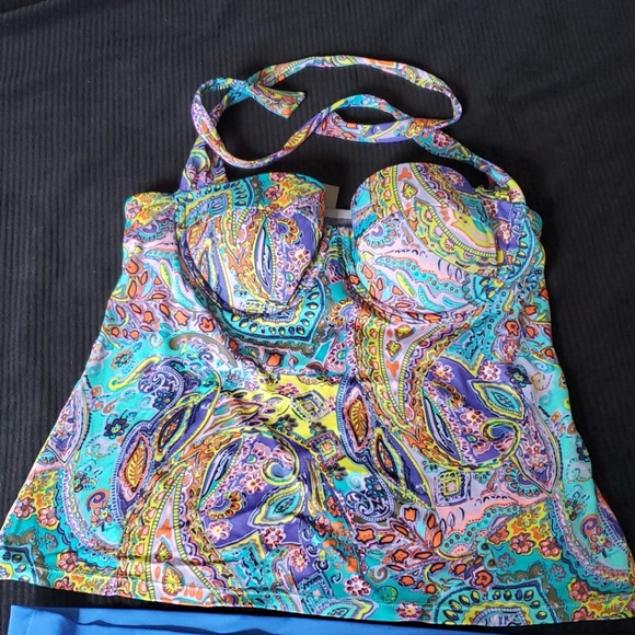 Gorgeous 2 piece Victoria Secret bathing suit - Picture 2 of 8